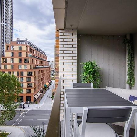 Superb 1 Bedroom Apartment 3Mins From Tube Station Londen Buitenkant foto