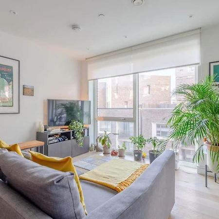 Superb 1 Bedroom Apartment 3Mins From Tube Station Londen Buitenkant foto
